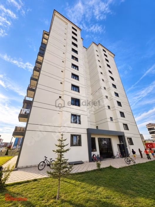 Hedef Emlaktan Yeşilyurt'ta Satılık 4+1 Ultra Lüx Site İçi Daire 2