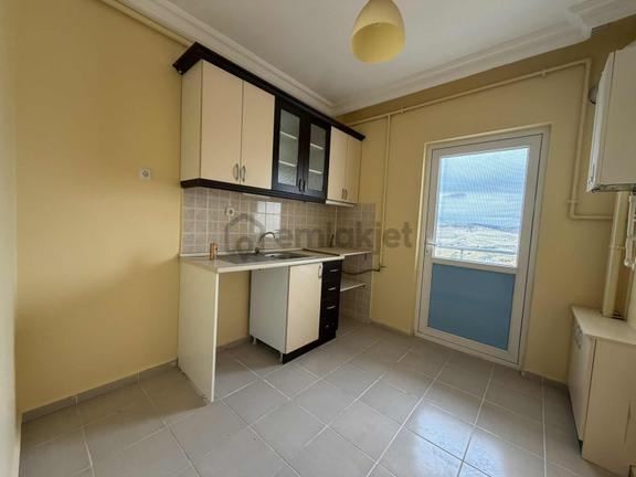Toki Turkuazda Bakımlı Temiz Satılık 2+1 Daire 2