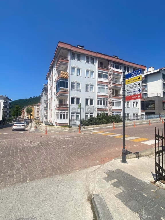 Yine * Zeybek*den Bozkurt Merkez * De 2+1 / 110.m2 .3.balkonlu 2