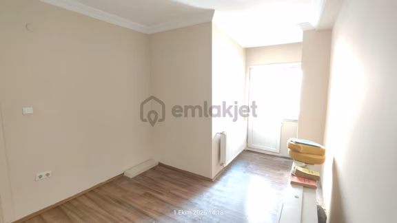 Ünalan Kiralık 2+1 Daire Cadde Üstü 2