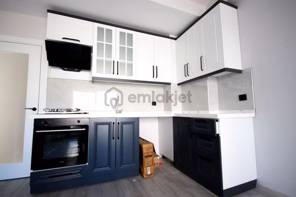 🛑🛑aktiften Akçay'da Satılık Kalitesi Fark Yaratan Sıfır Arakat Denize 150mt 2+1daire 1