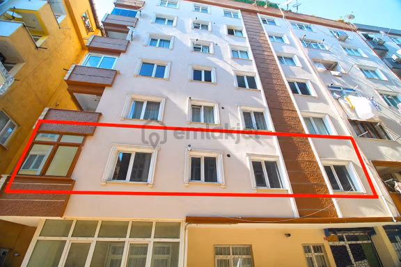 Bahçelievler Siyavuşpaşa'da Kiracılı 3+1 | 115 M² | Asansörlü 1
