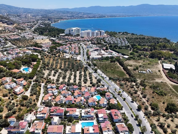 Kuşadası Kadınlar Denizine Yürüme Mesafesinde 4+1 Villa 2