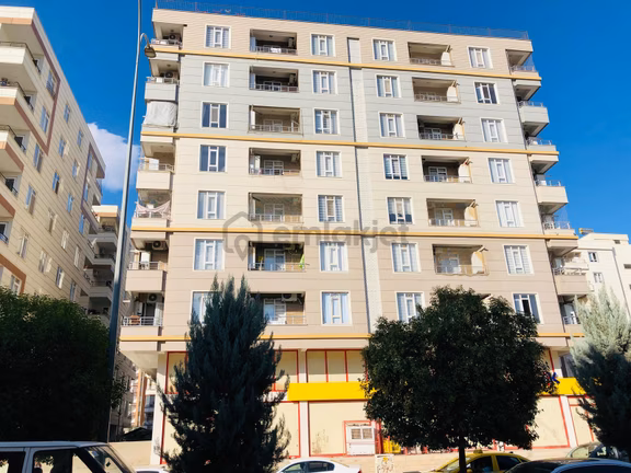 Roma Gayrimenkul'den Karşıyaka'da Geniş 2+1 Kiralık Daire 1