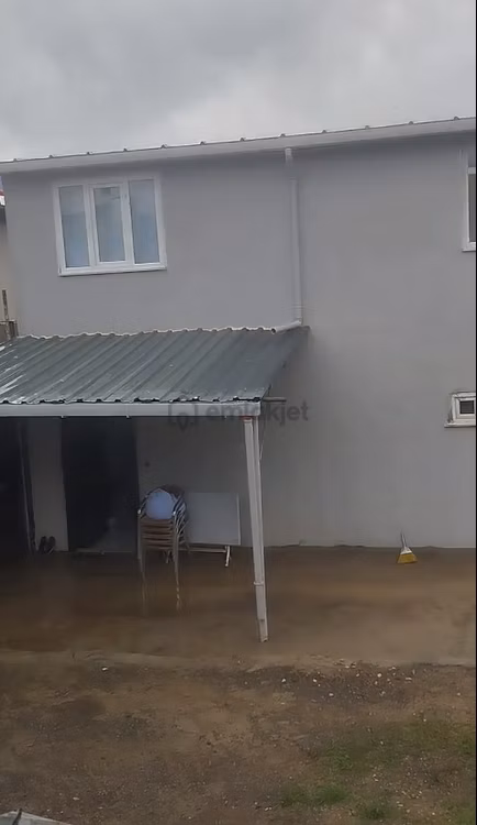 714 M2 Arsa İçinde 2 Katlı Ev Ve Ahır 2