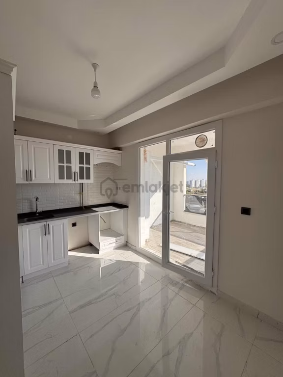 Yenicezaevi Karşısı Özay Sitesinde Kiralık 2+1 Daire 2