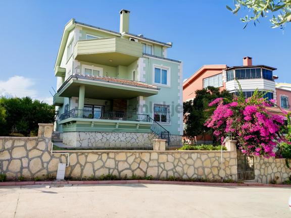Remax Toros'tan Seyran Tepe Konakları'nda 6+1 Triplex Villa 1