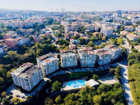 Çengelköyde Havuzlu Site İçerisinde Satılık 3+1 Daire 1