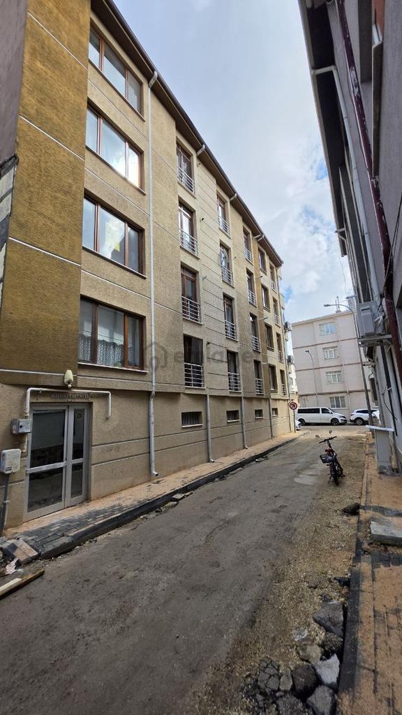 Sıvrıhısar Cad Yakını Arakat Kombılı 2+1 Kıralık Daıre 1