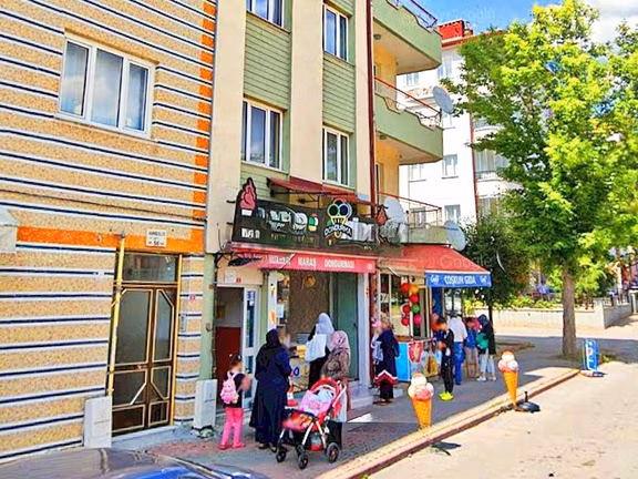 Karahan Emlaktan Emek Mah.buhara Caddesinde Satılık 90 M² Dükkan 2
