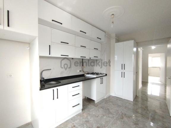 Karaman Mahallesinde İçi Yenilenmiş 3. Kat Kiralık Daire 2