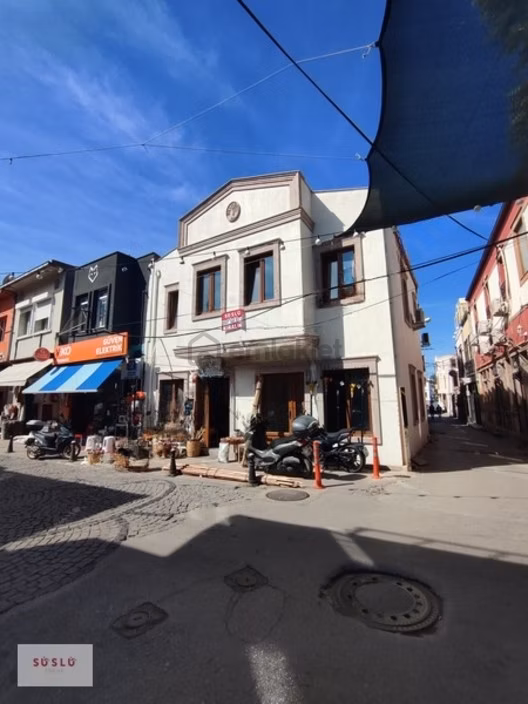 Ayvalık Çarşı Merkezde Kiralık Ofis 2