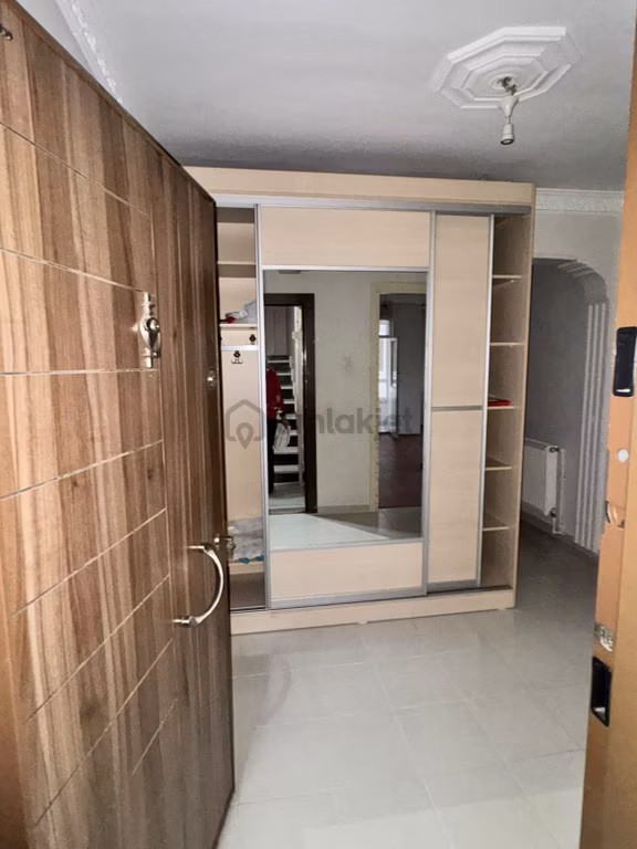 Şehrin Merkezinde İstasyon Caddesine Yakın Kiralık 3+1 Daire 1