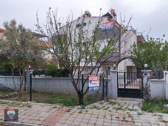 Geniş Bahçeli,doğalgazlı,bakımlı,3+1 ,trıbleks Yazlık Satışta... 1