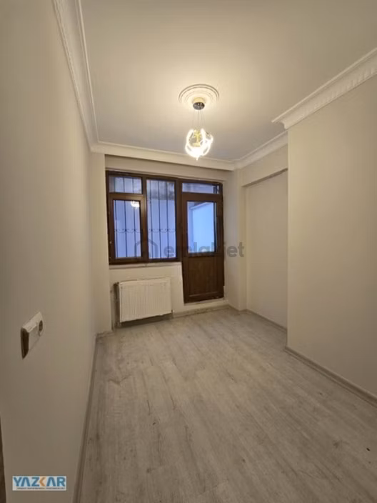 Mehmet Akif Ersoy Mahallesinde Satılık 2+1 Bahçe Katı 2