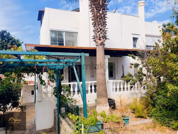 Turgutreis Yalı Denize Sıfır, Deniz Manzaralı 2+1 Kiralık Villa 1