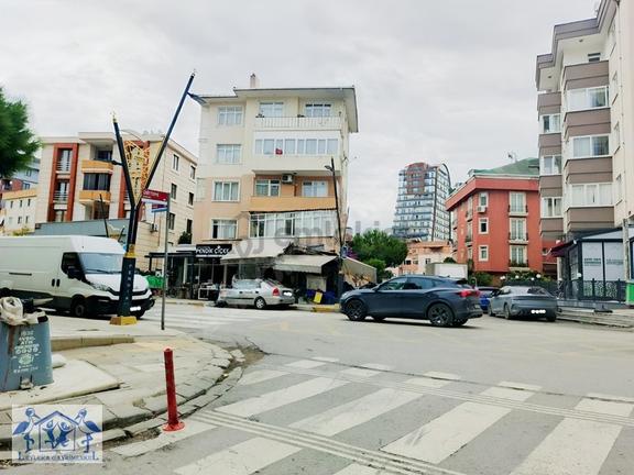 Yeni Mithatpaşa Caddesinde 60 M2 Arsa Paylı Dükkan 1