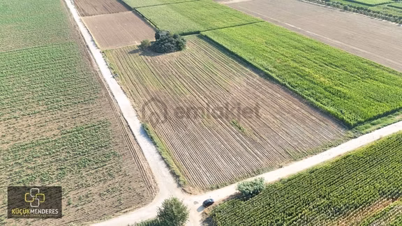 Küçük Menderes'ten Ödemiş Adagide Mh. Satılık Köşe Konumlu Tarla 2
