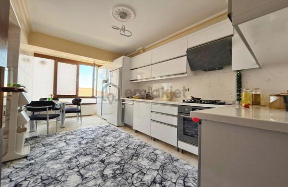Atapark'ta Full Manzaralı Ebv. Banyolu Asansörlü Kilerli 3+1 1