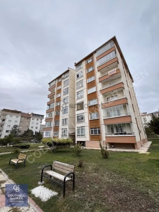 Topçu Mahallesinde Nar Çiçeği Sitesinde | Ferah & Merkezi 3+1 1