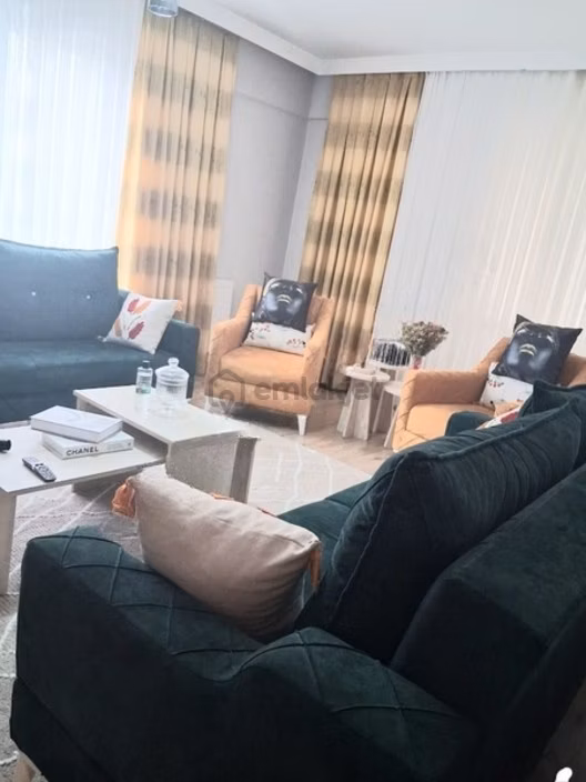 Tuşba Emlaktan Satılık İskanlı Kombili Ara Kat 2+1 Daire 1