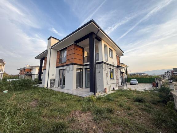 Arapçiftliği Mahallesi Simge Villalarında 4+1 177 M2 Satılık Villa 1