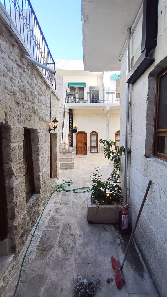 Urfa Merkezde İçi Yapılı Eşyalı Satılık Avlulu Kargir Ev 2