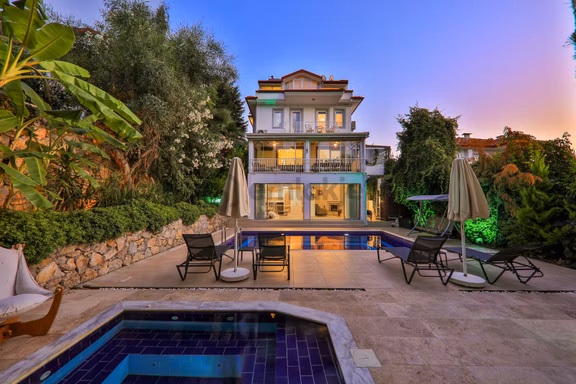 Remax'tan- Fethiye Ölüdeniz Ovacık'ta, 5+2 Müstakil Eşyalı Villa 1