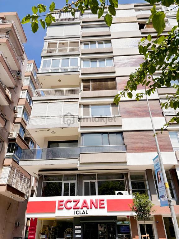 Alsancak Şair Eşref Bulvarı Satılık 3+1 Daire 1