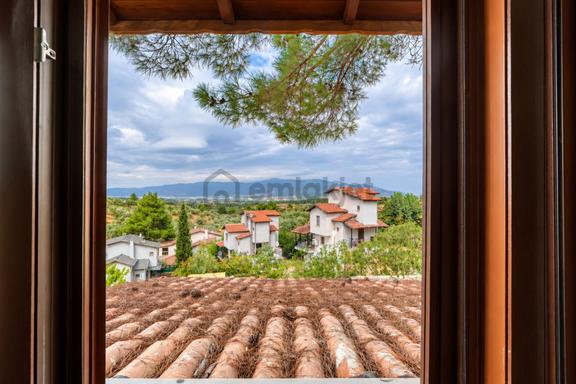 Kemalpaşa Tropikal Sitesinde Orman Manzaralı Villa 2