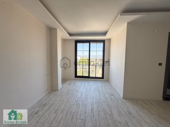 Seferihisar Doğanbeyde Satılık 1 + 1 Deniz Tarafında Daire 2