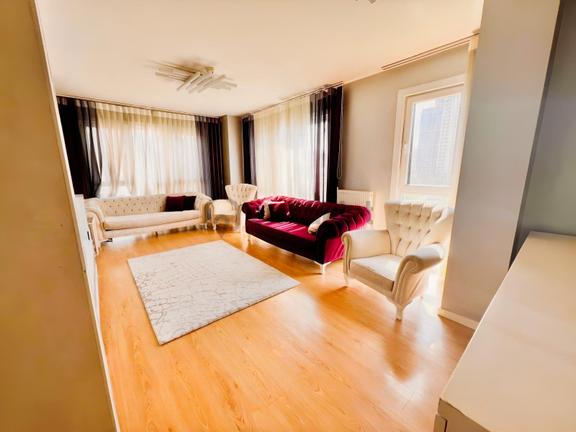 Hep İstanbul Sitesinde 3+1 Acil Satılık /metrobüse 5dk Yürüme 1