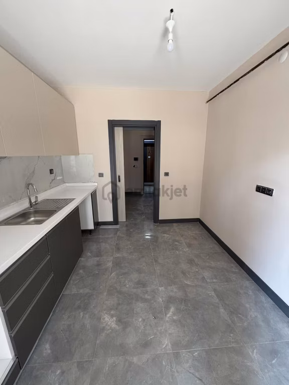 Edirne Fatih Mahallesinde Site İçinde Kiralık 3+1 Daire 2