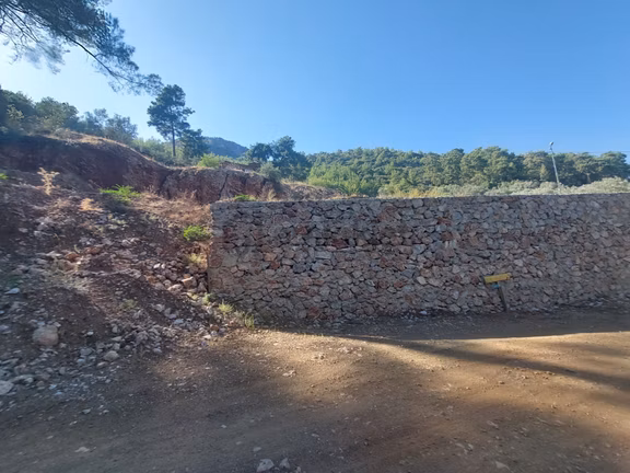 Fethiye İnlice Mah.de Müstakil 876m2 Satılık Köşe Parsell Arazi 2