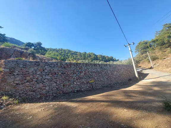 Fethiye İnlice Mah.de Müstakil 876m2 Satılık Köşe Parsell Arazi 1