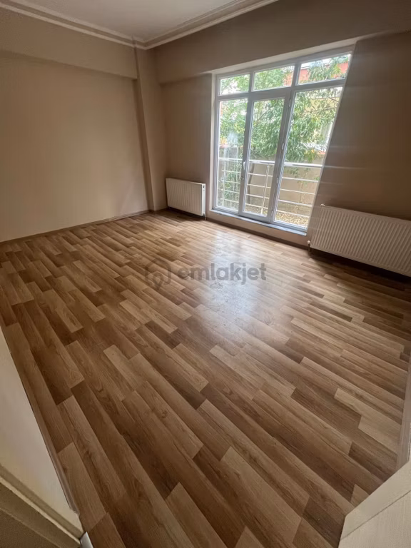 Arkadaş Emlaktan Bahçelievler Mahallesi Yıldız Market Civarında Kiralık Daire 2