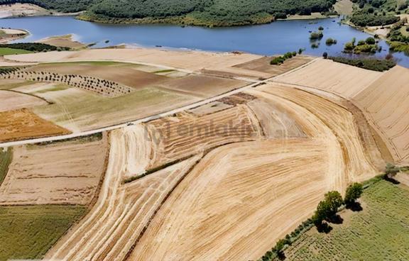 Büyük Hataplı Mahallesinde Göl Manzaralı Satılık Parsel 1