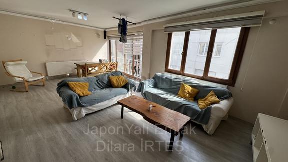 Küçükyalı’da Ara Kat İçi Yapılı Satılık Daire 1
