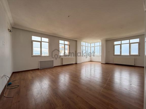 Beyazevler'de 3+1 165 M2 Doğalgaz/klima/kap.mutfak Kiralık Daire 2