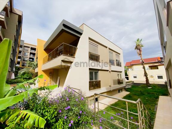 Altıntaş'ta Lüx Müstakil 5+1 Villa 1