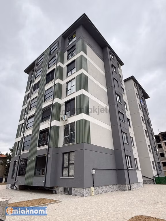 Emlaknomi'den Çeltek Mahallesi’nde 3+1 Ara Kat Satılık Daire 1