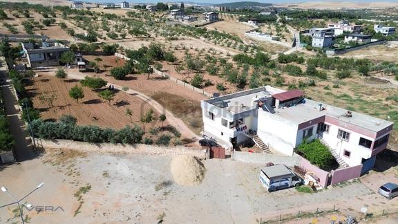 Serince Mahallesinde 4.203 M² Arsa İçerisinde 3 Mustakil Ev 2