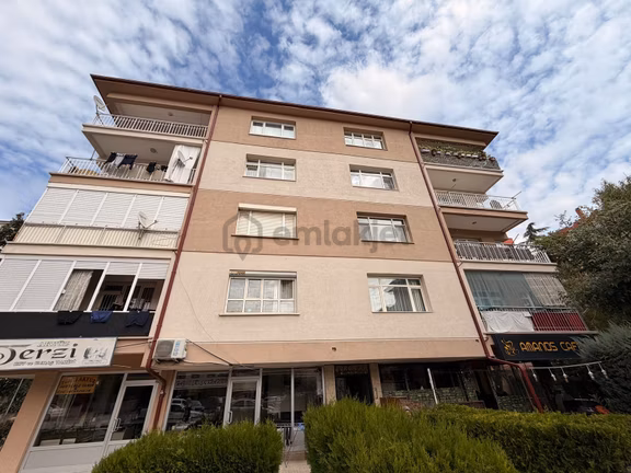 Fatih Işıklar Mahallesi Kiralık 3+1 Daire 1