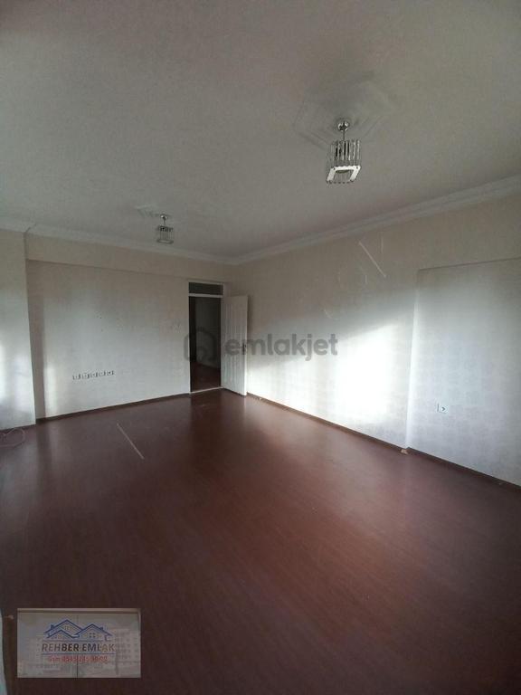 Rehberemlak'tan Gözde Lokasyonda Kiralık 2+1 125m² Daire 2