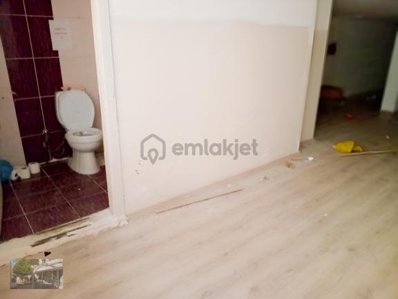 Karşıyaka Çarşıda Batarlı Dükkan 2