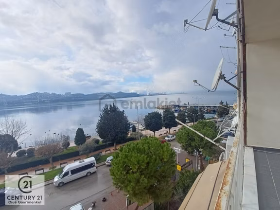 C21 Cius; Deniz Manzaralı Ara Kat 2+1 Eşyalı Kiralık 2