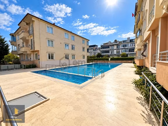 Denize Sadece 100 Metre Mesafede Havuzlu Sitede 1+0 Daire 1