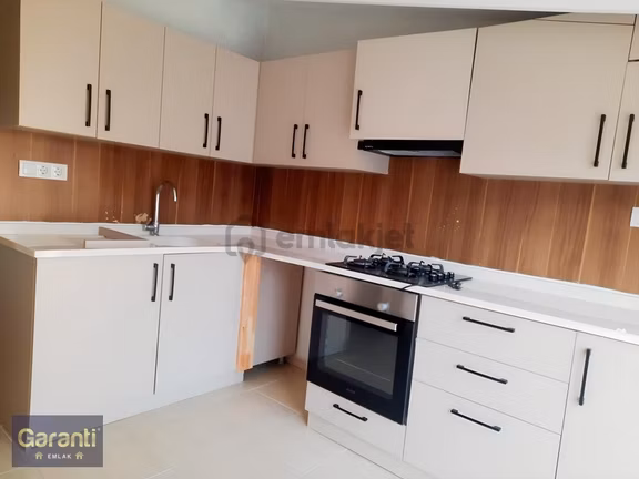 Kuşadası İkiceşmelik'te Deniz Manzaralı, 2+1 Kiralık Daire 1