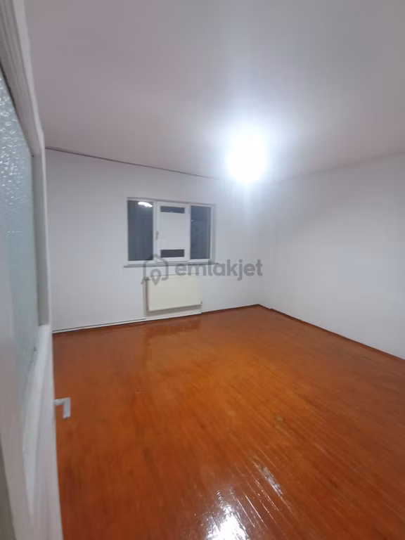 Yıldız Emlaktan Emek Mahalle Kiralık 3+1 3 Katlı 3 Kat 1