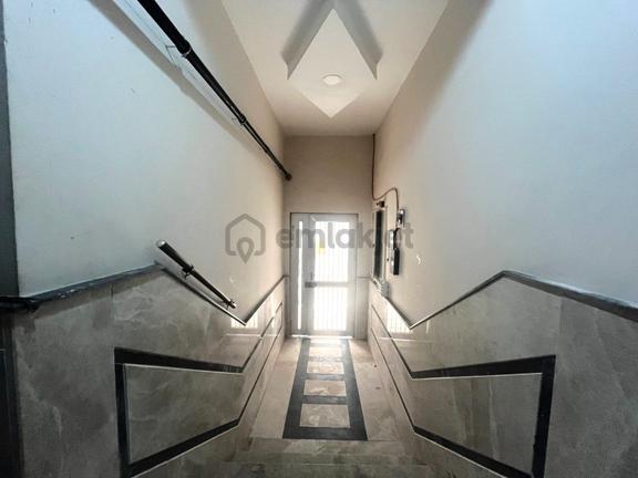 𝄞melodi'den Akçay Merkez'de Piyasanın Altında Ön Cephe Asansörlü Cam Balkon 1+1 Daire 2